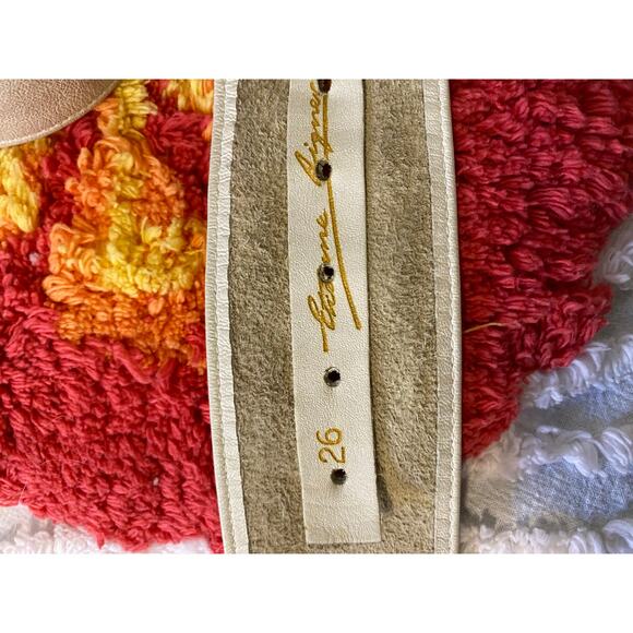 Vintage Etienne Aigner off white soft sash style leather Belt size 26 - Picture 3 of 6